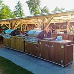 Outdoor Küche Country für die Gastronomie mit Napoleon Gas-Grill Bi 605