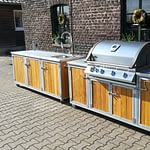 Outdoor Küchen Iron 2 Teilig Teakholz mit Gas Grill Napoleon Bilex 605, 2er Kochfeld und Kühlschrank